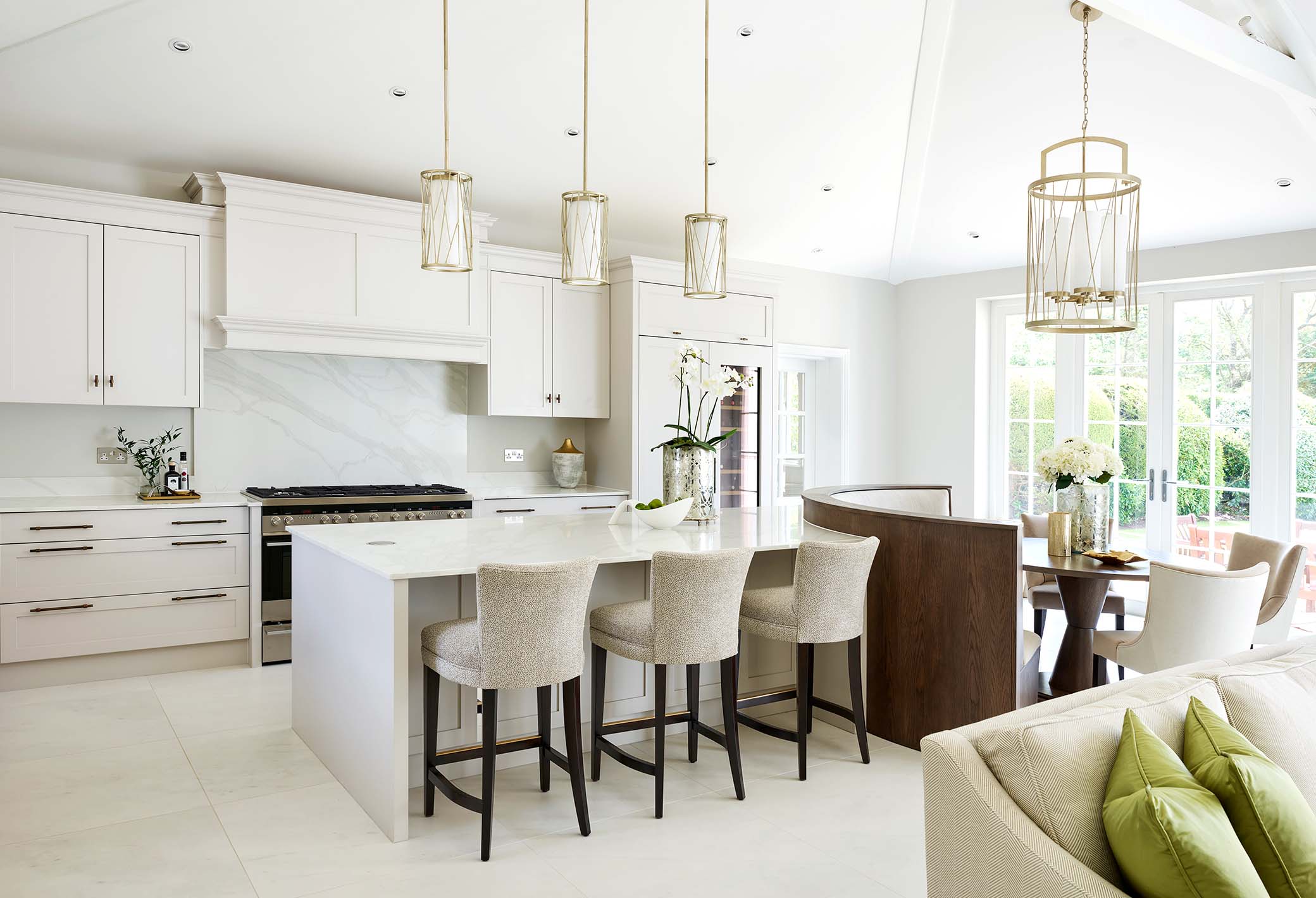 bespoke kitchen with island, dining area and range cooker in perthshire