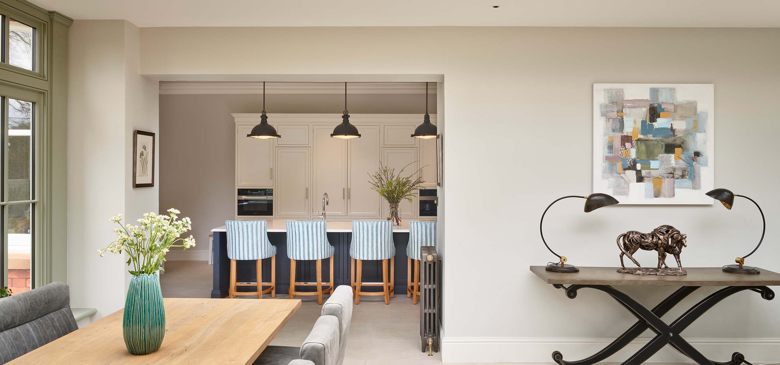 Lincolnshire Florentine Framed Dining Space And Kitchen