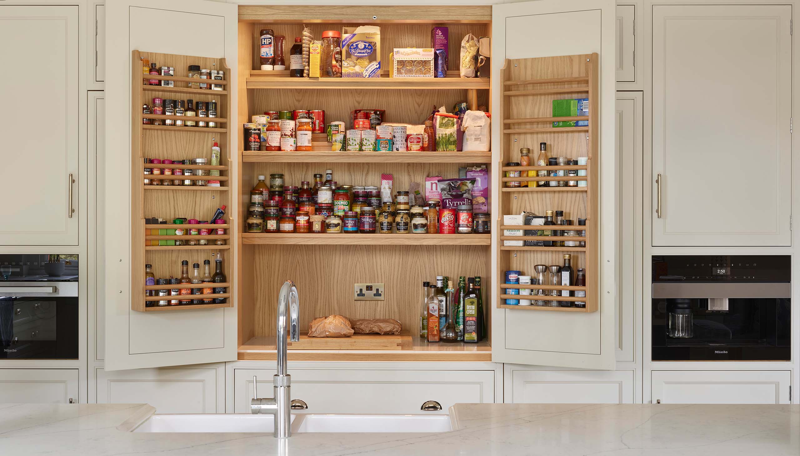 Lincolnshire Florentine Framed Kitchen Open Larder