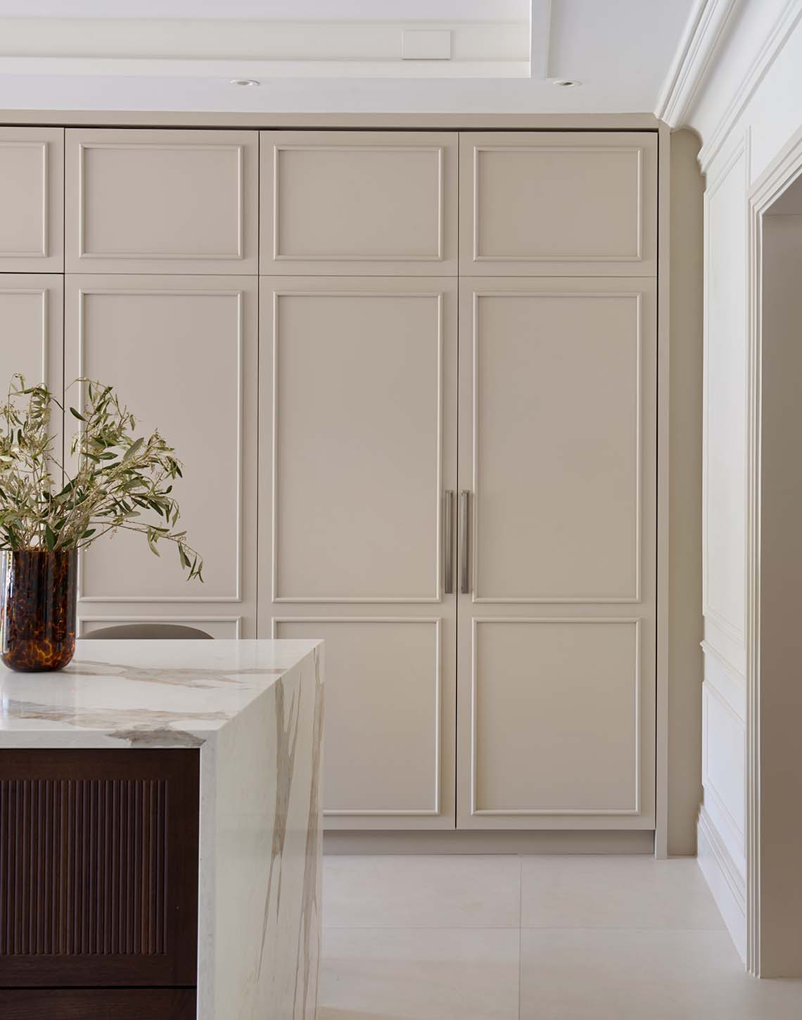 Cambridge Sorrento Bespoke Kitchen Hidden Storage Closed