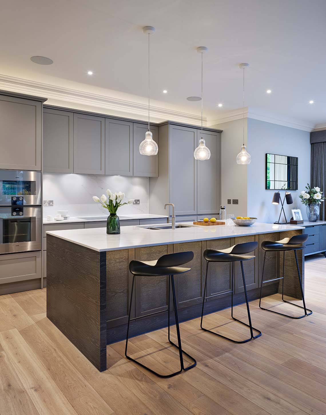 Winchester Hampshire Handleless Lyon Luxury Kitchen Project Portrait